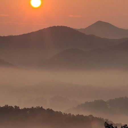 Views I Mins To Dollywood I Hot Tub I Pool Table Sevierville Exterior foto