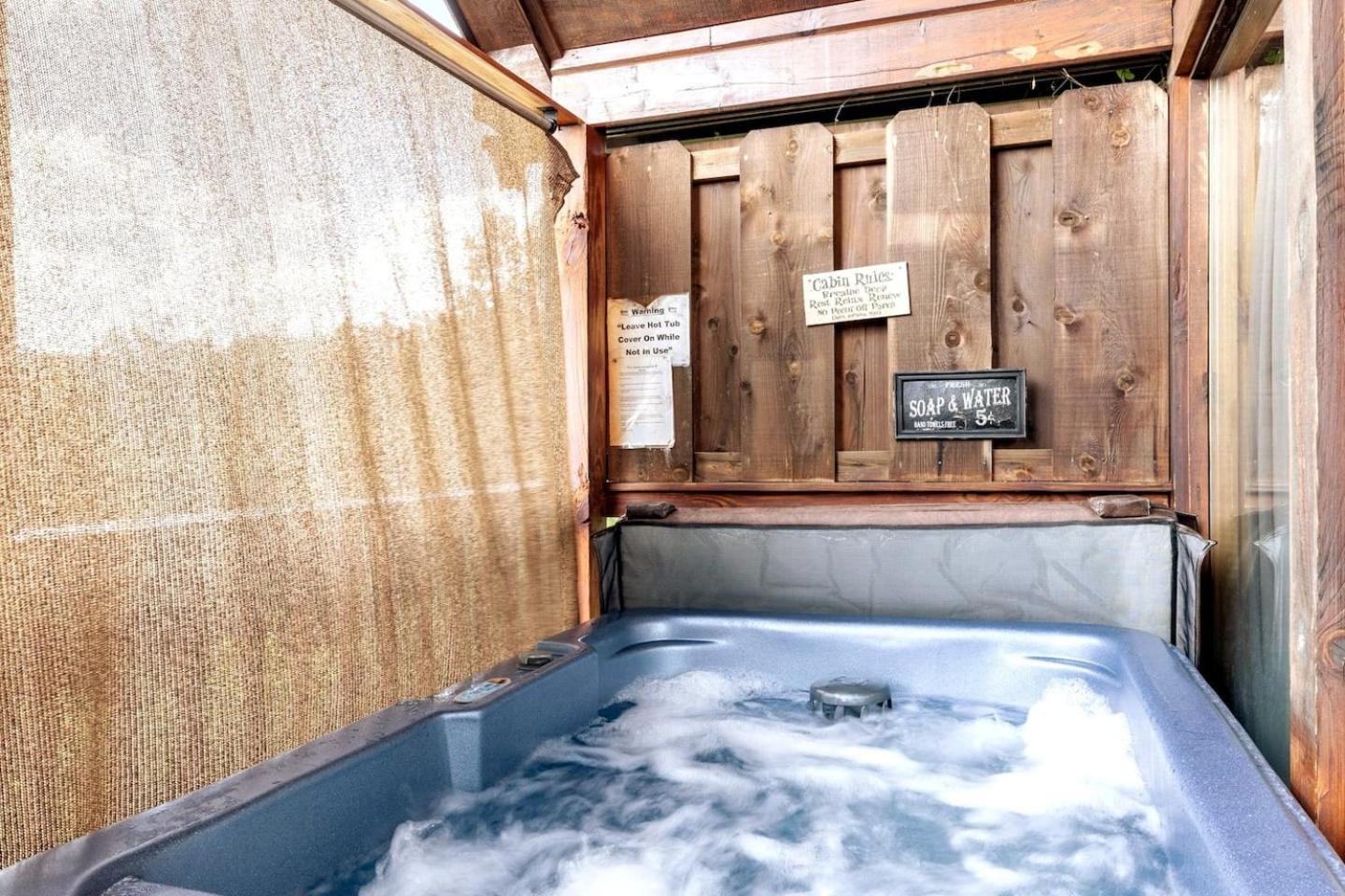 Views I Mins To Dollywood I Hot Tub I Pool Table Sevierville Exterior foto